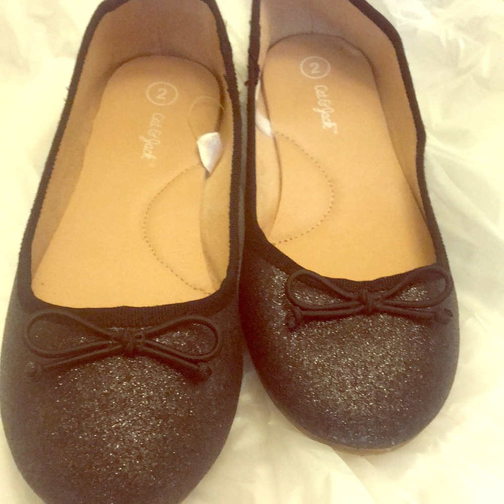 Flat shoes